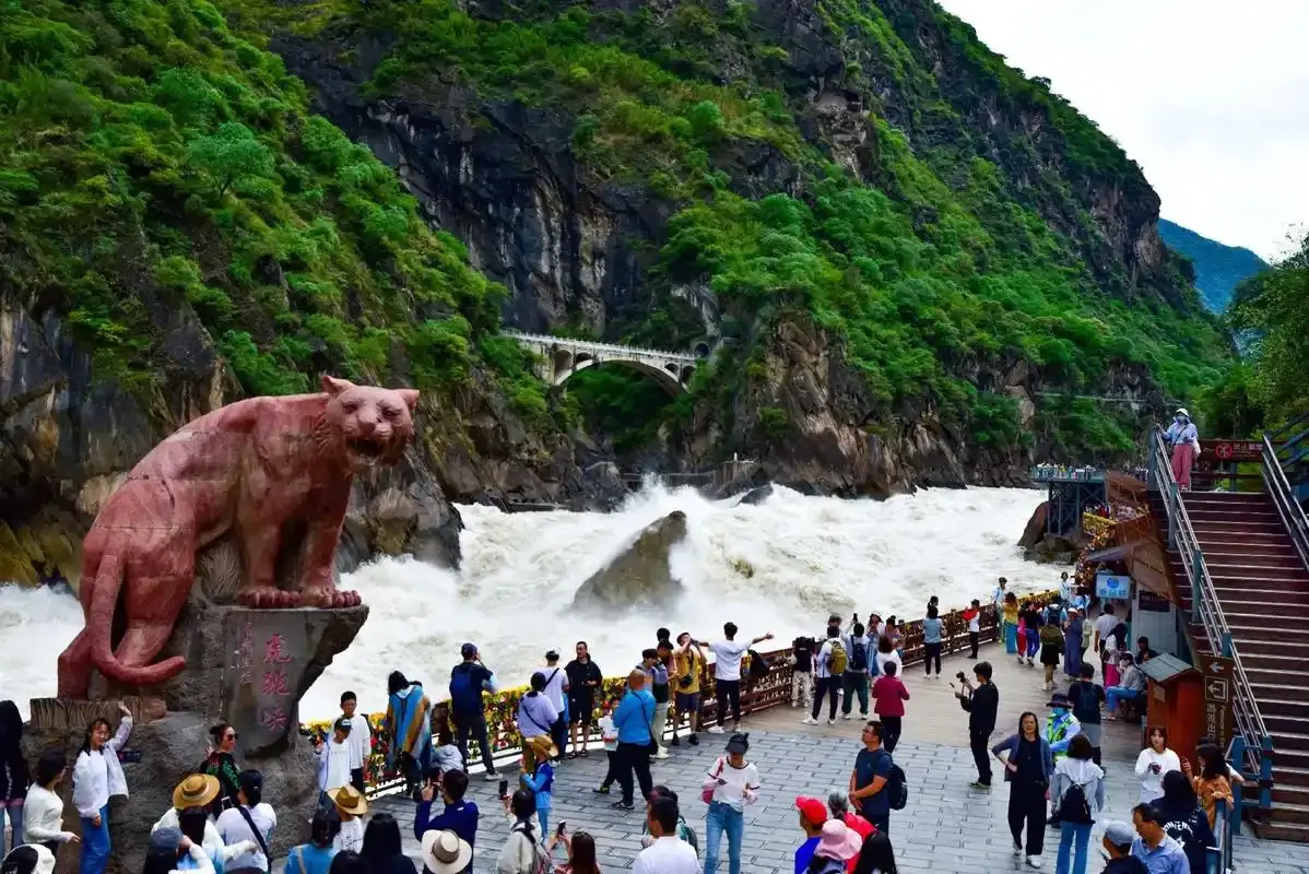 6-Day Classic In-Depth Tour of Yunnan: Kunming Dianchi Lake & - Image 5