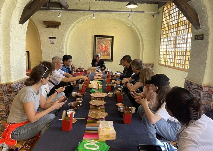 西藏拉萨5天4晚深度游:布达拉宫朝圣+羊卓雍错观蓝 - 图片 2